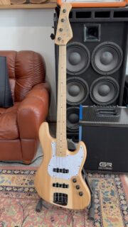 Yang.
My bass.

I made it, and it’s a great success.
It took over 6 months, but it was really worth it.
I wanted the best jazz bass possible,
and this is my dream come true.

The real sound of the wood.
Simple and full-bodied sound.
Unbelievable playability.

Hand painted palette by me.
Neck and fingerboard: Maple
Dots: Ebony
Body: Ash
Tuners: Hipshot ultralight 
Pickups: @mamapickups Original Jazz ‘63
Bridge: Capurso Classic Custom 

Grateful to @capursoguitars for its friendship and help in some critical steps.

And now let’s go back to study and play 😍🎶